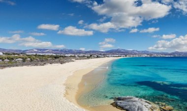 Νάξος:  ονειρεμένες παραλίες που πρέπει να βουτήξετε στα κρυστάλλινα νερά τους αν βρεθείτε στο νησί!