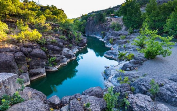 ΠΟΤΑΜΟΣ ΒΕΝΕΤΙΚΟΣ