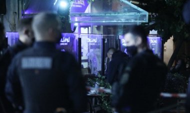 ΕΝ ΨΥΧΡΟ ΕΚΤΕΛΕΣΗ ΣΤΗΝ ΚΑΡΔΙΑ ΤΟΥ ΚΕΝΤΡΟΥ ΤΗΣ ΑΘΗΝΑΣ ΚΑΙ ΣΥΓΚΕΚΡΙΜΕΝΑ ΣΤΗΝ ΠΛΑΤΕΙΑ ΤΟΥ ΑΓΙΟΥ ΠΑΥΛΟΥ