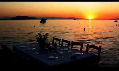 ΑΝΕΠΑΝΑΛΗΠΤΑ ΣΤΕΚΙΑ ΓΙΑ ΜΟΝΑΔΙΚΟ ΚΑΛΟ ΦΑΓΗΤΟ ΣΤΗΝ ΑΙΓΙΝΑ