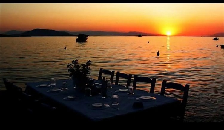 ΑΝΕΠΑΝΑΛΗΠΤΑ ΣΤΕΚΙΑ ΓΙΑ ΜΟΝΑΔΙΚΟ ΚΑΛΟ ΦΑΓΗΤΟ ΣΤΗΝ ΑΙΓΙΝΑ