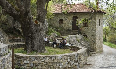 Ταΰγετος,  4 χωριά σαν να έχουν σταματήσει στο χρόνο.