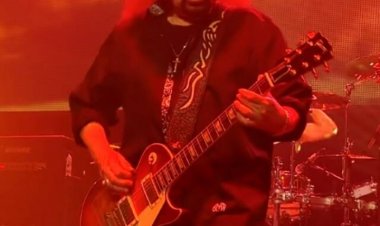 ΠΕΘΑΝΕ Ο ΘΡΥΛΙΚΟΣ ΚΙΘΑΡΙΣΤΑΣ ΤΩΝ LYNYRD SKYNYRD GARY ROSSINGTON