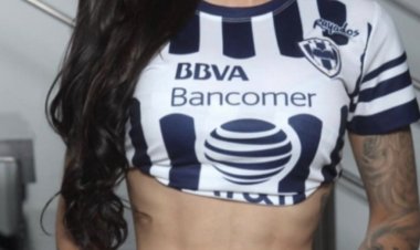 ΚΟΛΏΝΑ ΗΜΈΡΑΣ BY MAKISVOGDOPOULOS