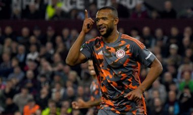 Ολυμπιακός Άστον βιλα για την πρόκριση στον τελικό