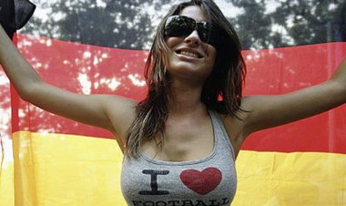 ΠΡΟΤΕΙΝΌΜΕΝΗ ΚΟΛΩΝΑ BY MAKISVOGDOPOULOS