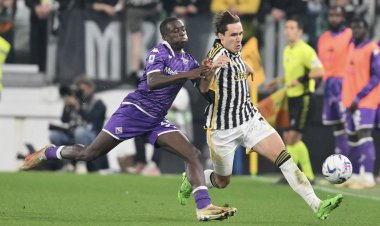 ΚΟΛΩΝΑ ΚΥΡΙΑΚΉΣ BY MAKISVOGDOPOULOS