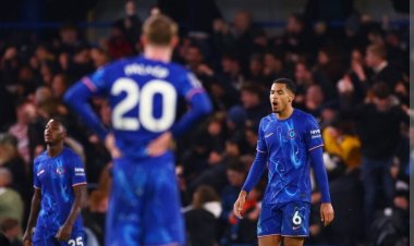 ΚΟΛΩΝΑ ΔΕΥΤΕΡΑΣ BY MAKIS VOGDOPOULOS