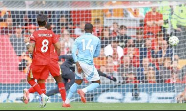 ΚΟΛΩΝΑ ΗΜΈΡΑΣ BY MAKISVOGDOPOULOS