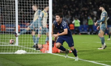 ΚΟΛΩΝΑ ΤΕΤΆΡΤΗΣ BY MAKISVOGDOPOULOS