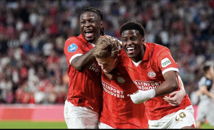 ΚΟΛΩΝΑ ΣΑΒΒΑΤΟΥ BY MAKISVOGDOPOULOS