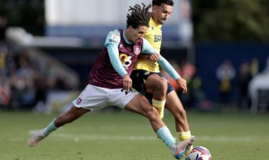 ΚΟΛΩΝΑ ΗΜΈΡΑΣ BY MAKISVOGDOPOULOS