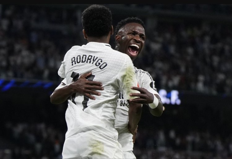 ΚΟΛΩΝΑ ΣΑΒΒΑΤΟΥ BY MAKISVOGDOPOULOS