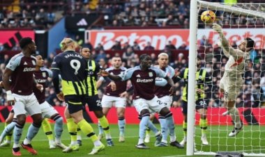 ΚΟΛΩΝΑ ΤΡΙΤΗΣ BY MAKIS VOGDOPOULOS