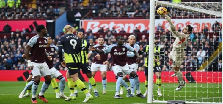 ΚΟΛΩΝΑ ΤΡΙΤΗΣ BY MAKIS VOGDOPOULOS