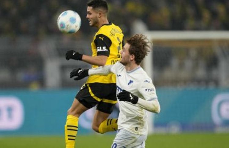 ΚΟΛΩΝΑ ΣΑΒΒΑΤΟΥ BY MAKIS VOGDOPOULOS