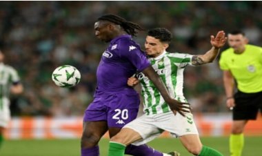 ΚΟΛΩΝΑ ΠΕΜΠΤΗΣ BY MAKIS VOGDOPOULOS