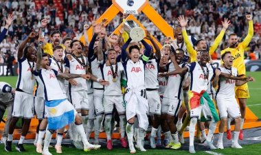 UEFA Europa league :Πρωταθλητρια Η Τοτεναμ Ιστορική στιγμή για Τον Αγγελο Ποστέκογλου