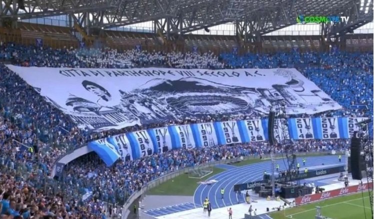 ΚΟΛΩΝΑ ΚΥΡΙΑΚΗΣ BY MAKIS VOGDOPOULOS