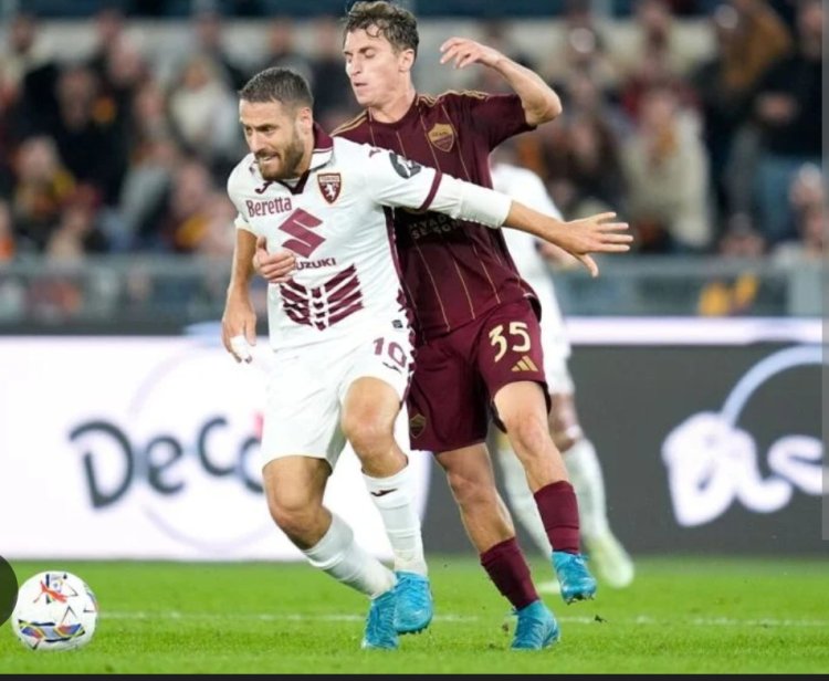 ΚΟΛΩΝΑ ΚΥΡΙΑΚΗΣ BY MAKIS VOGDOPOULOS