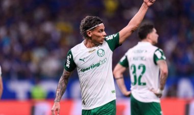 ΚΟΛΩΝΑ ΗΜΕΡΑΣ BY MAKIS VOGDOPOULOS