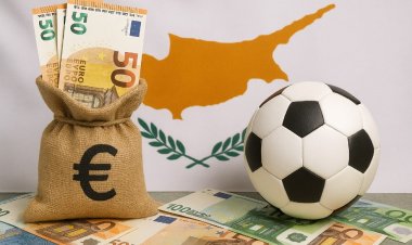 SEXY ΚΑΛΟΚΑΙΡΙΝΗ ΤΑΜΕΙΑΡΑ BY MAKIS VOGDOPOULOS