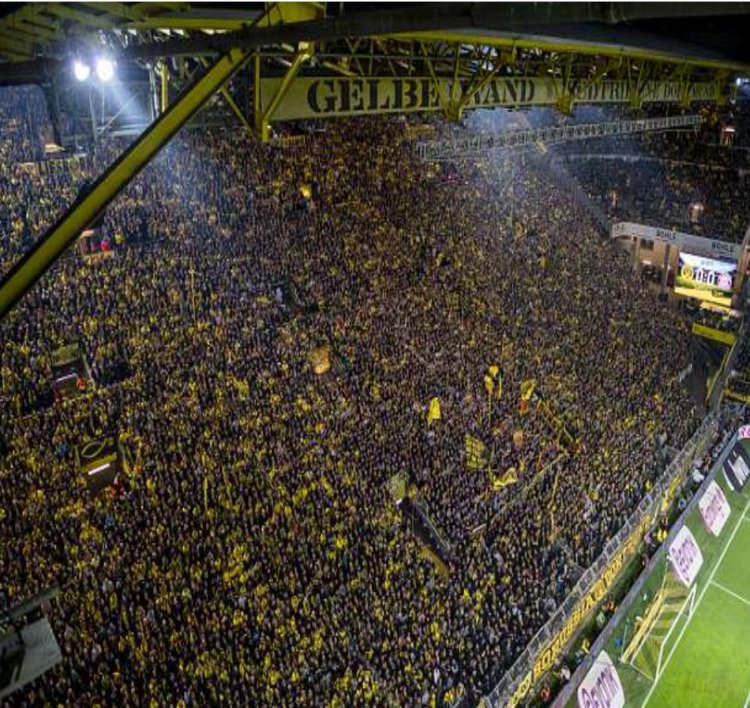 ΠΡΟΤΕΙΝΌΜΕΝΗ ΚΟΛΩΝΑ ΗΜΕΡΑΣ BY MAKIS VOGDOPOULOS