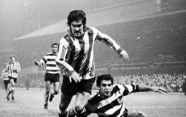 ΚΟΛΩΝΑ ΗΜΕΡΑΣ BY MAKIS VOGDOPOULOS