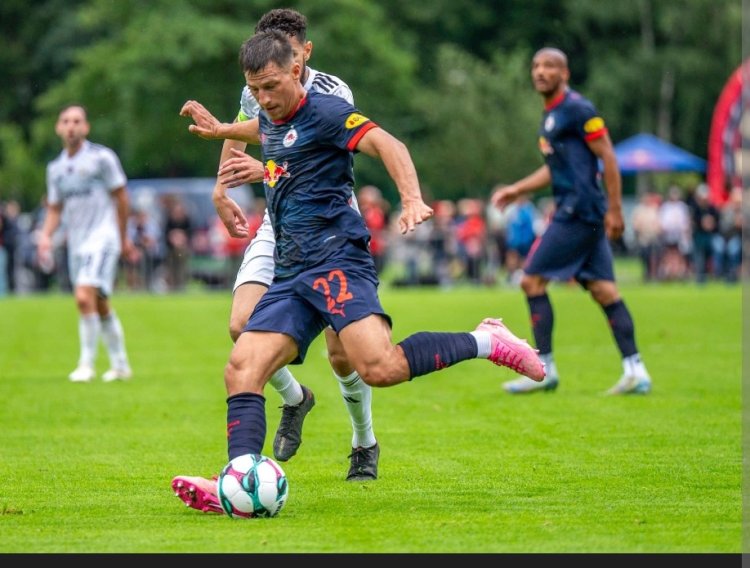 ΚΟΛΩΝΑ ΤΕΤΑΡΤΗΣ BY MAKIS VOGDOPOULOS